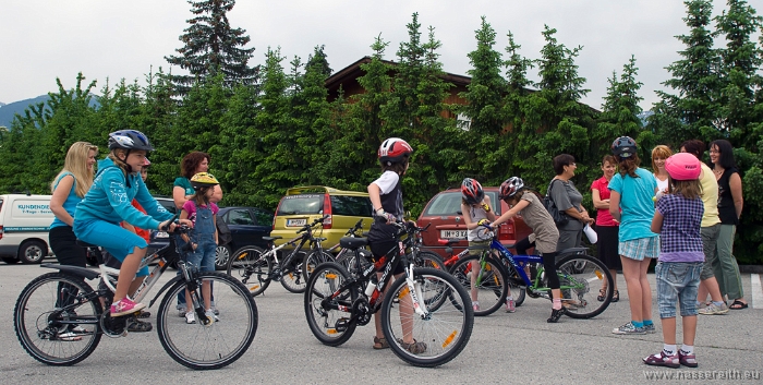 20100610085011.jpg - Alle Kinder halten jetzt ihren Fahrradführerschein in Händen!