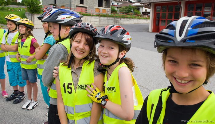 20100610091756.jpg - Alle Kinder halten jetzt ihren Fahrradführerschein in Händen!