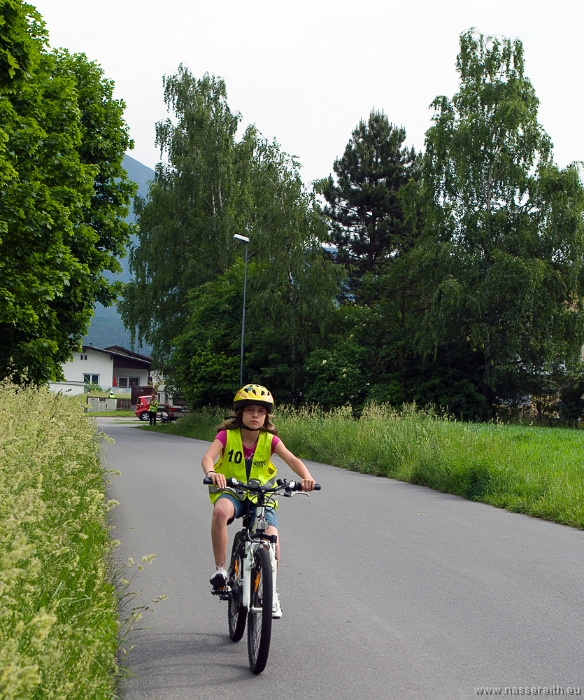 20100610092859.jpg - Alle Kinder halten jetzt ihren Fahrradführerschein in Händen!