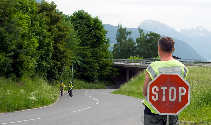 20100610093806.jpg - Alle Kinder halten jetzt ihren Fahrradführerschein in Händen!