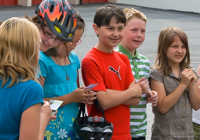 20100610094812a.jpg - Alle Kinder halten jetzt ihren Fahrradführerschein in Händen!