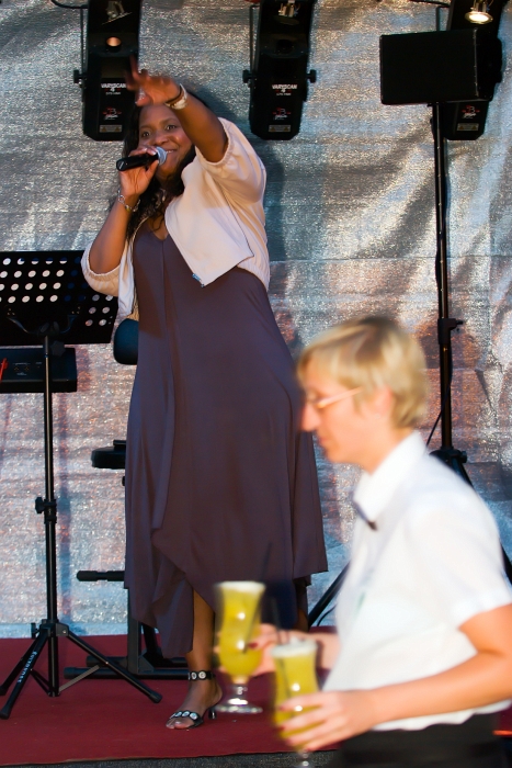 20100703210930.jpg - Rastland Veranstaltung mit black + white dresscode